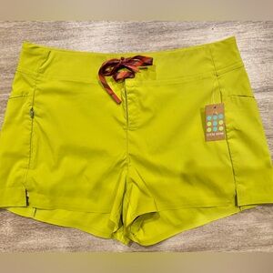 NWT Title Nine Incrediboardie Board Shorts 2.5" size 8